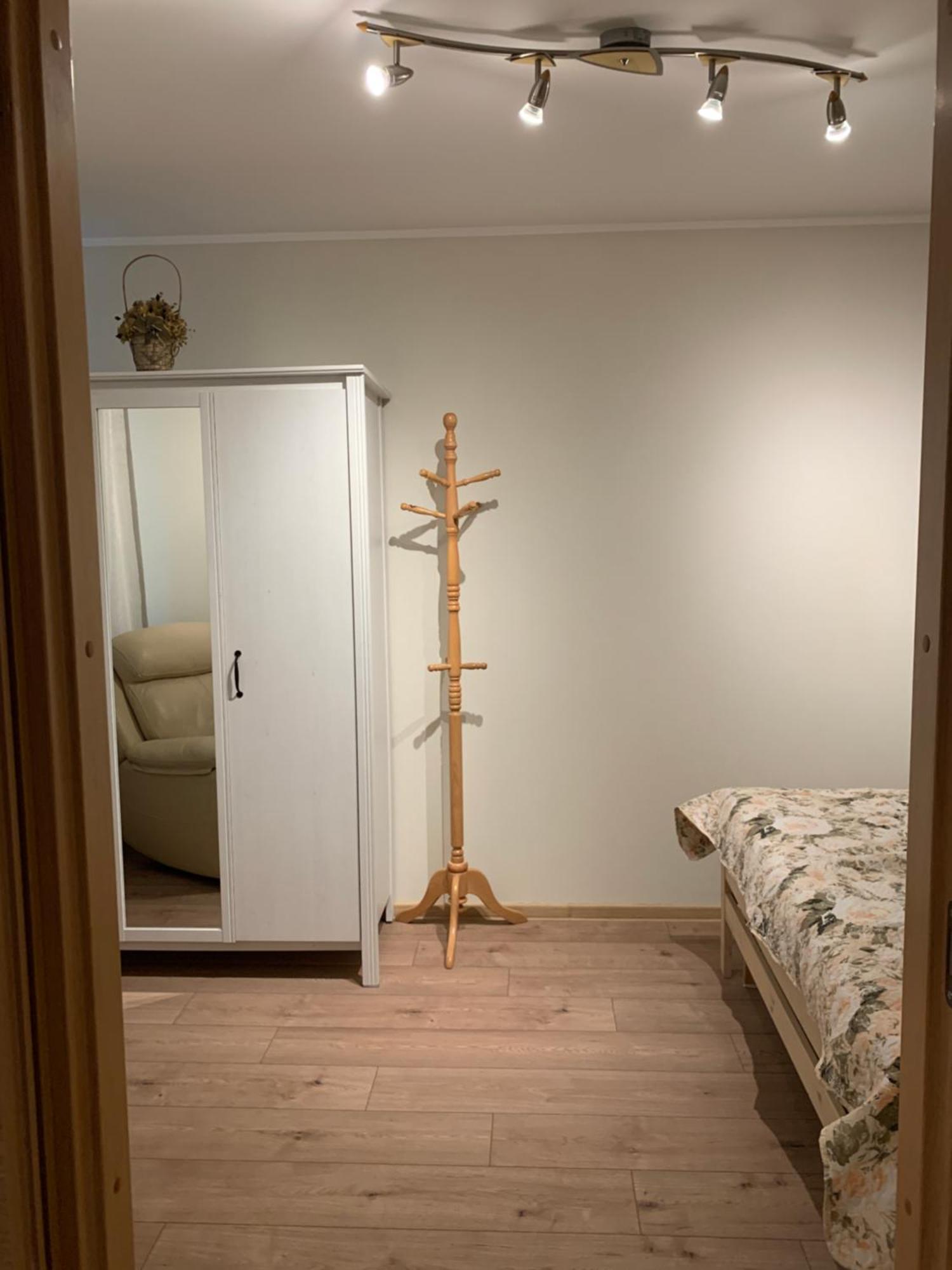 Dikol Two-Room Apartment-Self Check-In & Free Parking Near City Center Таллінн Екстер'єр фото