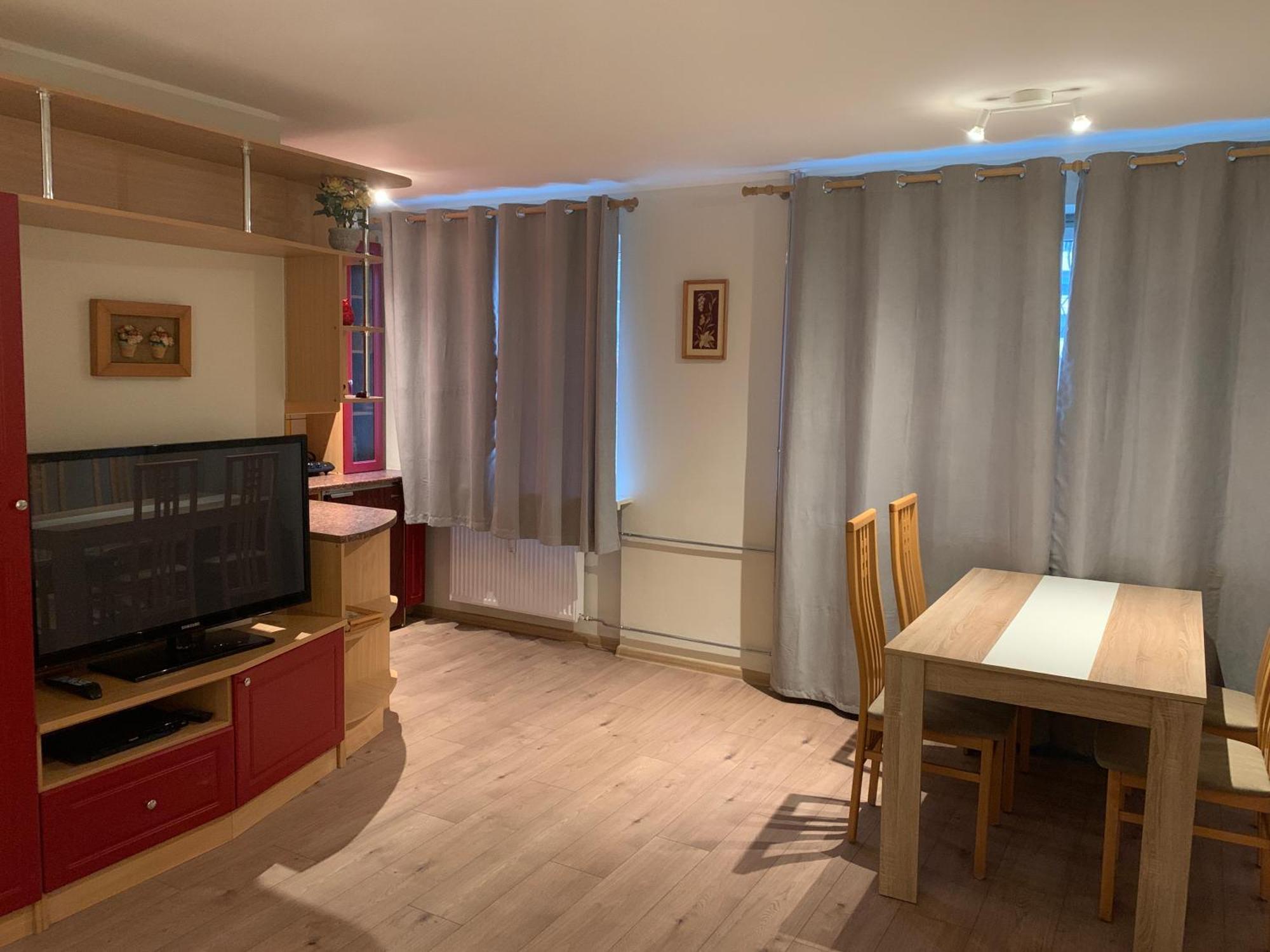 Dikol Two-Room Apartment-Self Check-In & Free Parking Near City Center Таллінн Екстер'єр фото